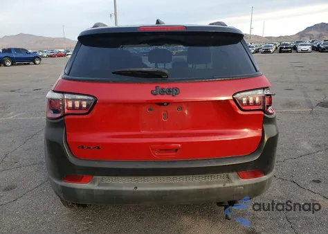 2019 Jeep Compass Latitude z USA, uszkodzony, nr VIN 3C4NJDBB4KT595062